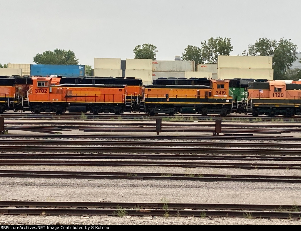 BNSF switchers Northtown yard MPls MN Aug 2023